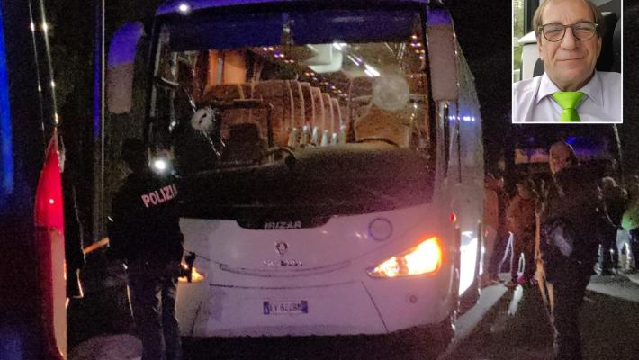  Assalto al pullman, fermate tre persone