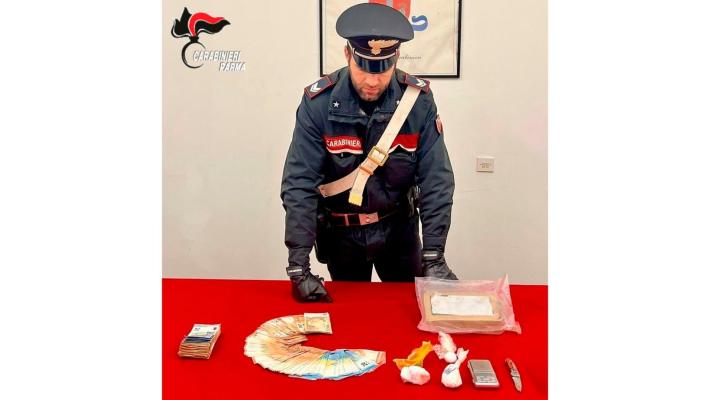 Parma: droga e soldi - duro colpo allo spaccio. Sequestrati oltre 1,3 kg di cocaina e 13.400 euro in contanti rinvenuti in auto e nelle petinenze di un’abitazione in citta’. arrestato 21enne italiano