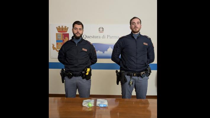 46.2 grammi di hashish trovati in piazzale della Pilotta e in via Toschi