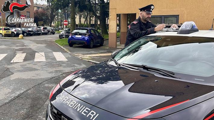 Sfonda la finestra murata di un appartamento in ristrutturazione e lo occupa arbitrariamente. Denunciato 41enne straniero