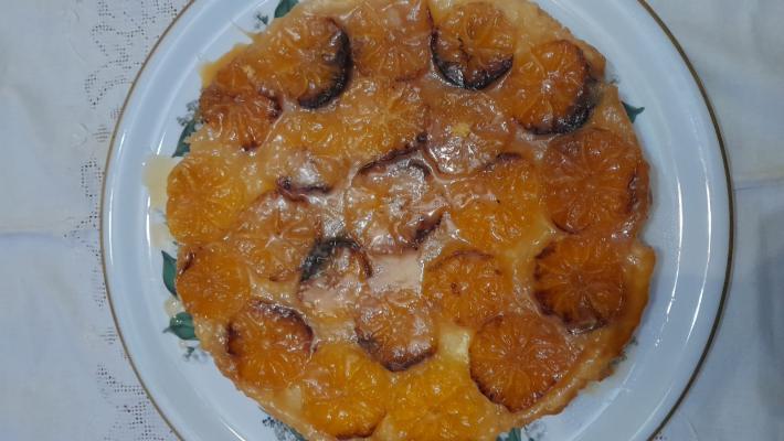 Torta Rovesciata di Clementine, per facilitare la preparazione si può utilizzare la sfoglia già pronta
