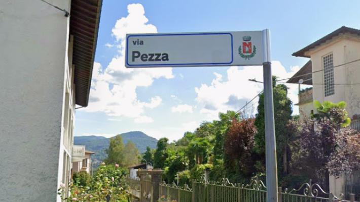 Donna di 81 anni accoltellata, fermato il marito 80enne. Nella stessa via nel 2023 altro delitto