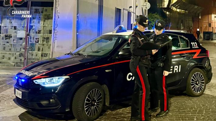 Preleva contanti, compra Gratta e vinci e sigarette: tutto con un bancomat rubato. Denunciato 19enne