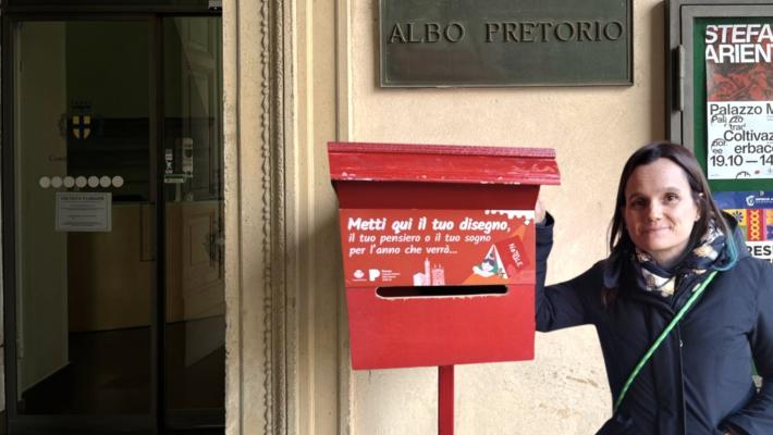 Il concorso "Che cosa illumina il Natale?&rdquo;: imbucate gli elaborati nella cassetta rossa all'ingresso del Municipio