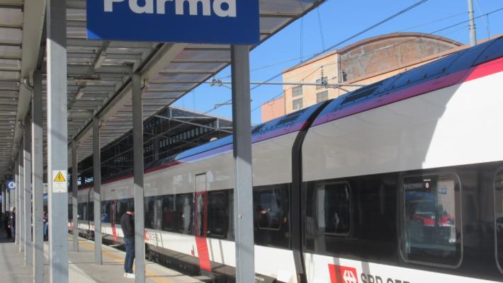 Dal 14 dicembre l’Eurocity da Zurigo cambia orari e arriva a Firenze. Da Parma per la Svizzera partenza alle 10.10, arrivo dalla Svizzera alle 19.28 
