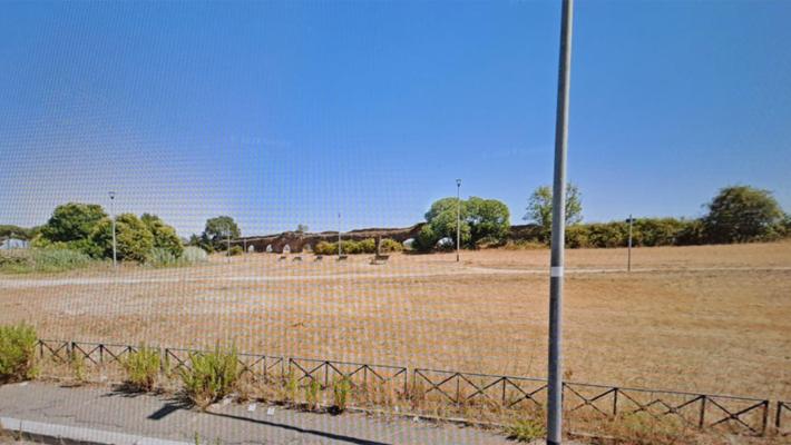 Ventennte stuprata nel parco davanti al fidanzato a Roma: tre fermati, uno era a Verona 