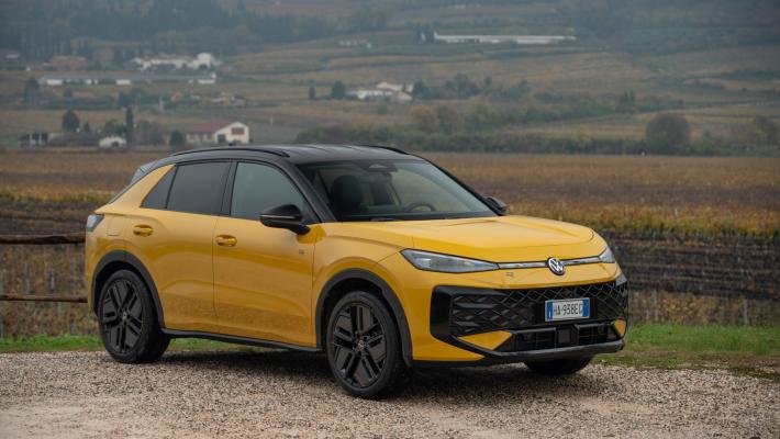 Volkswagen, ecco nuova T-Roc. 100% ibrida e cambio Dsg