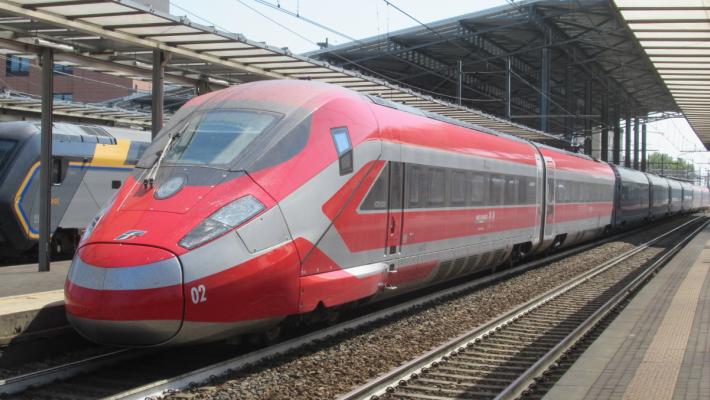 Nuovo orario dei treni dal 14 dicembre, i biglietti per il Frecciarossa 9930 da Roma in vendita da domani, sabato