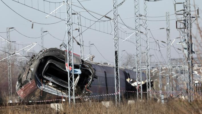 Disastro ferroviario nel Lodigiano, 3 condanne e 2 assoluzioni