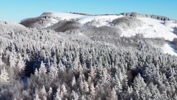 Bianco Natale sulla montagna emiliana (nel modenese), fiumi in pianura osservati speciali 