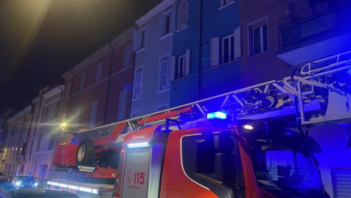 Paura in via Corso Corsi per un incendio