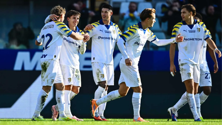 Verso Lecce-Parma: rientra Benedyczak, "ballottaggio" fra Valenti e Britschgi in difesa 