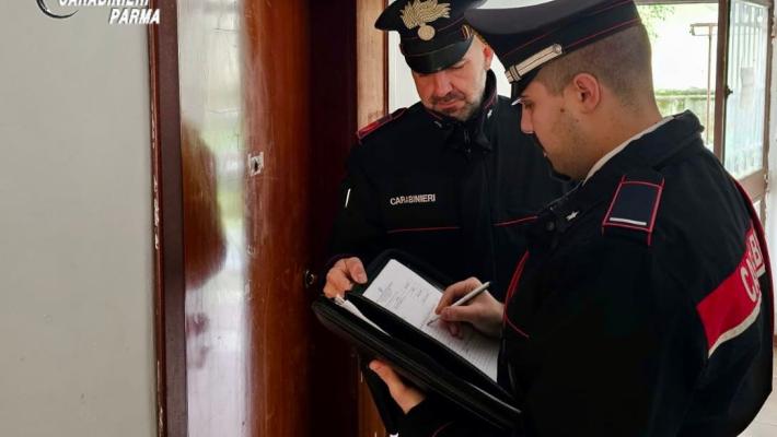 Sfrattato torna nell'appartamento passando dalla finestra del balcone: denunciato 64enne
