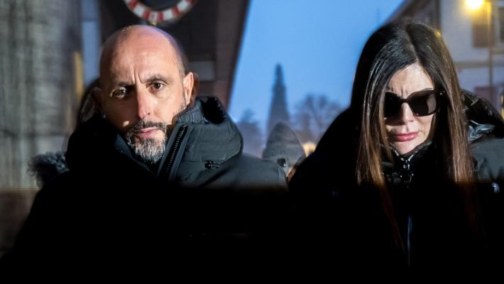 Arrestato il gestore di Le Constellation: &ldquo;Rischio di fuga&rdquo;. La moglie ai domiciliari con il braccialetto elettronico: "Chiedo scusa"