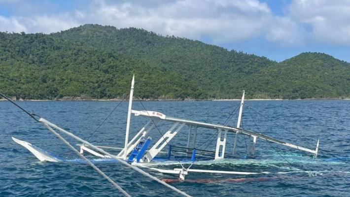 Affonda barca nelle Filippine, salve nove turiste italiane