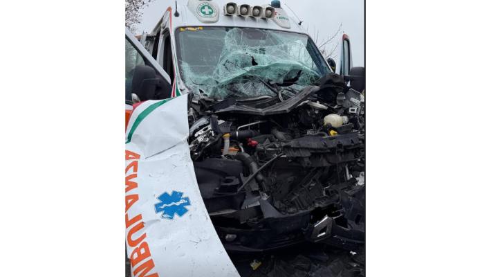 Malore al supermercato: ambulanza all'Esselunga in via Emilia Ovest