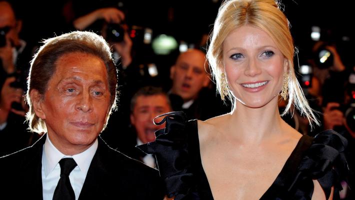 Per Valentino &egrave; lutto anche a Hollywood: da Gwyneth Paltrow a Cindy Crawford, ha vestito le star americane 