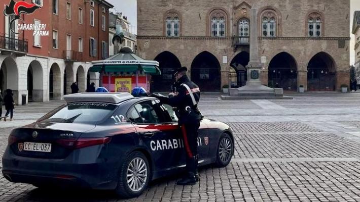 Fidenza, tentato furto in un supermercato: denunciato 30enne. La refurtiva? Nove pezzi di Parmigiano