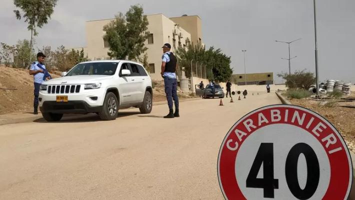 Due carabinieri fatti inginocchiare e minacciati da un colono. Tajani convoca l'ambasciatore israeliano
