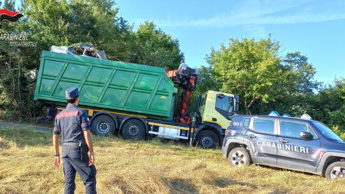 Bonificata una discarica illegale scoperta a Neviano degli Arduini dai Carabinieri Forestali
