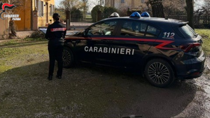 Fontanellato, ladro incappucciato colto con le mani...nella cassaforte: 38enne in manette