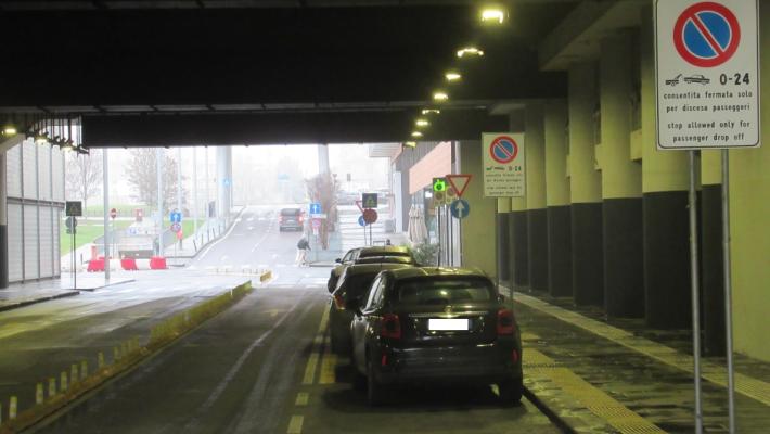 Stazione di Parma, il &laquo;piano strategico&raquo; per chi accompagna ? Nessuno rispetta il divieto