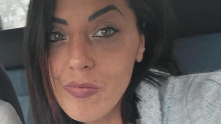 Morta dopo un intevento estetico al seno in casa, autopsia: "Molto silicone nel sangue"