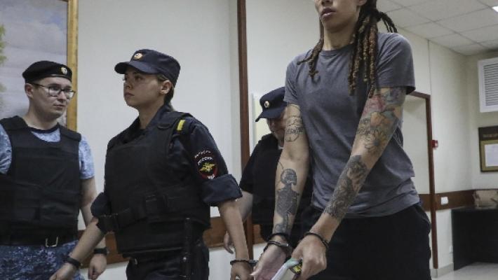 Mosca libera la star della Nba Griner, scambio con Viktor Bout