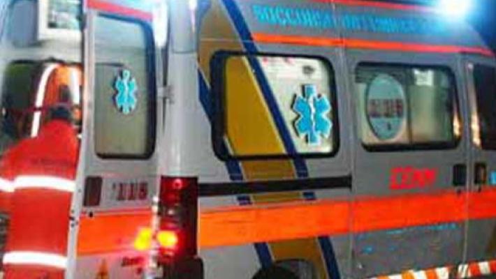 Frontale ieri notte a Bogolese: un ferito