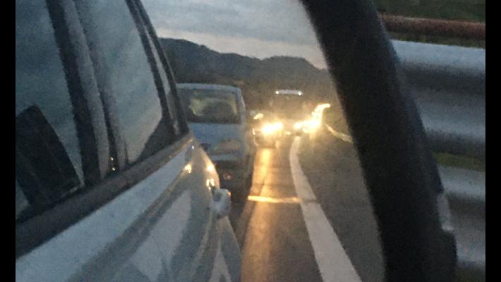 Code sull'A15, in direzione Parma:  7  chilometri  tra gli svincoli di Pontremoli  e Berceto
