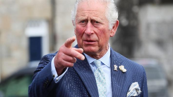 Nuova tegola sui Windsor, indagata la fondazione di Carlo 