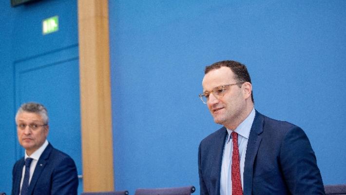 Spahn, servono più controlli sul green pass,come in Italia