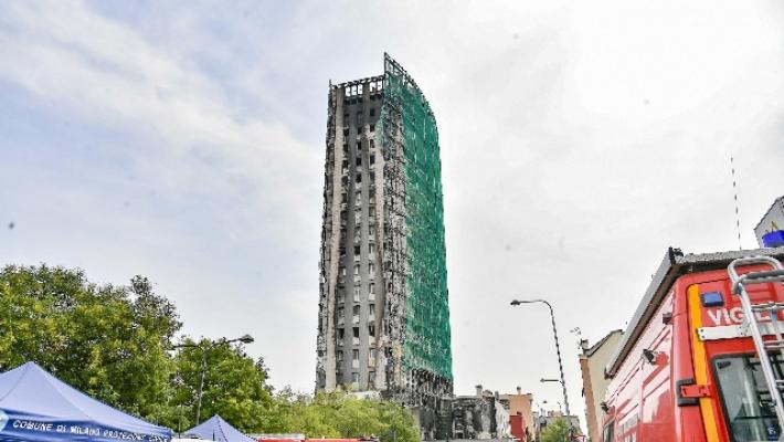 Incendio Milano: periti condomini pronti a entrare nella Torre