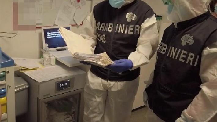 I Nas scoprono 308 medici e sanitari non vaccinati al lavoro