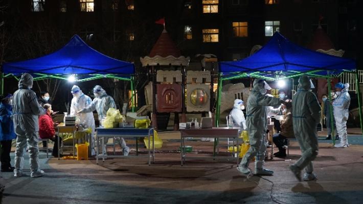 Covid: sigarette in cambio di lattuga, Xi'an torna al baratto