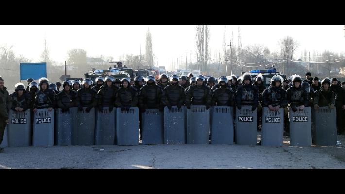 Kazakhstan: dimostranti assaltano palazzo sindaco Almaty