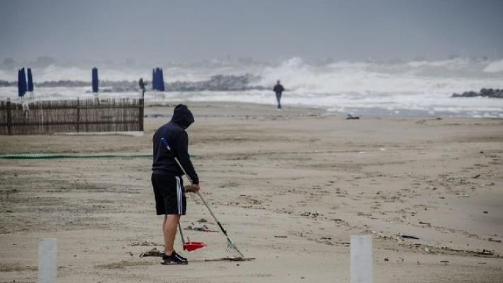 Maltempo sferza  la costa dell'Emilia Romagna: vento forte mareggiate e allagamenti 