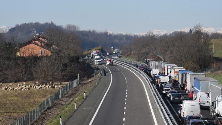 Tamponamento sull'A21, morti padre e il figlio di 11 anni