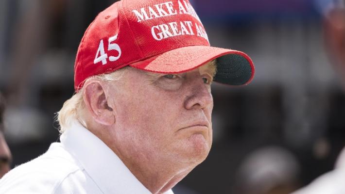 Trump chiede di tornare su Facebook