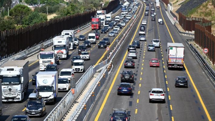 Autostrade, sabato da bollino nero per esodo e controesodo