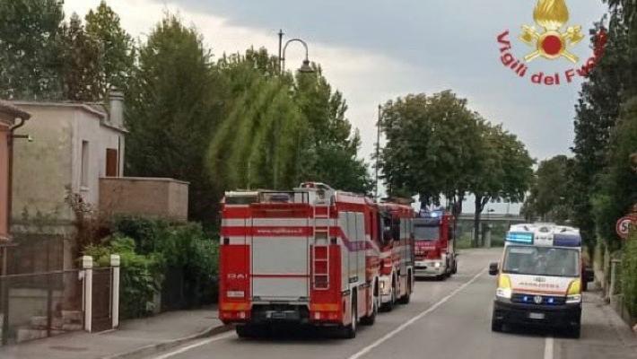 Maltempo: tromba d'aria a Civitavecchia, alberi caduti