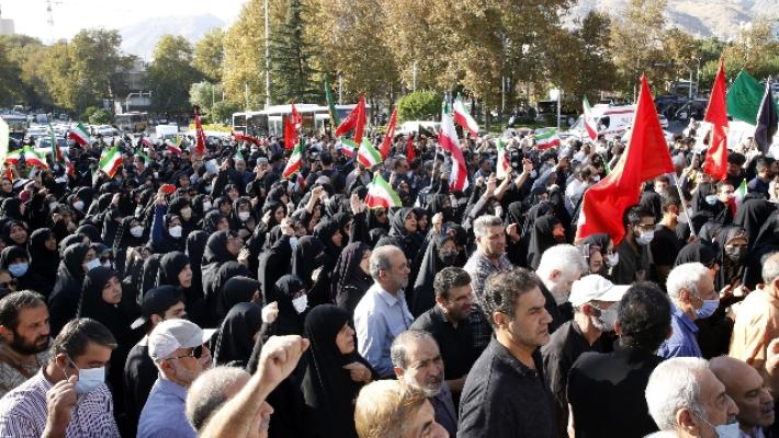 "La polizia iraniana ha torturato e violentato minorenni"