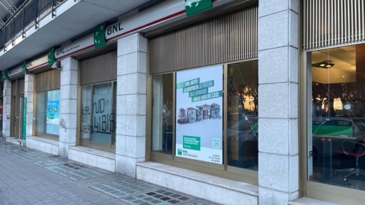  Bnl-Paribas: addebiti multipli  e clienti con il conto azzerato. La banca rassicura: "Il problema è stato risolto"