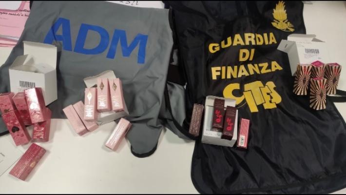 Cosmetici con fiori rari, maxi sequestro al porto della Spezia