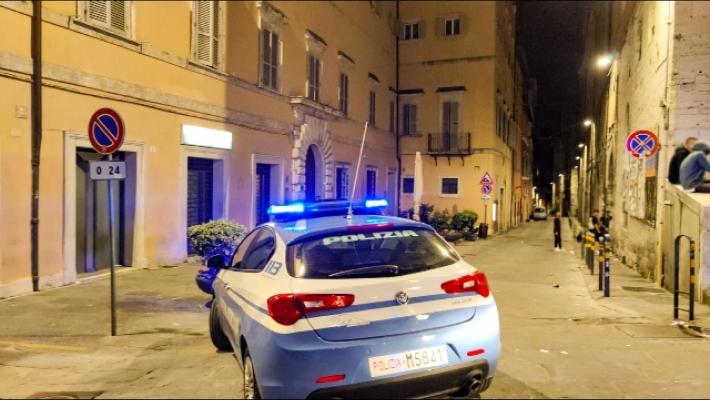 Giovane ucciso con una coltellata in un parcheggio a Perugia