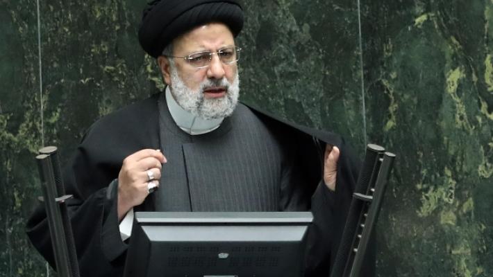 Iran: oltre 100 arresti per avvelenamento studentesse