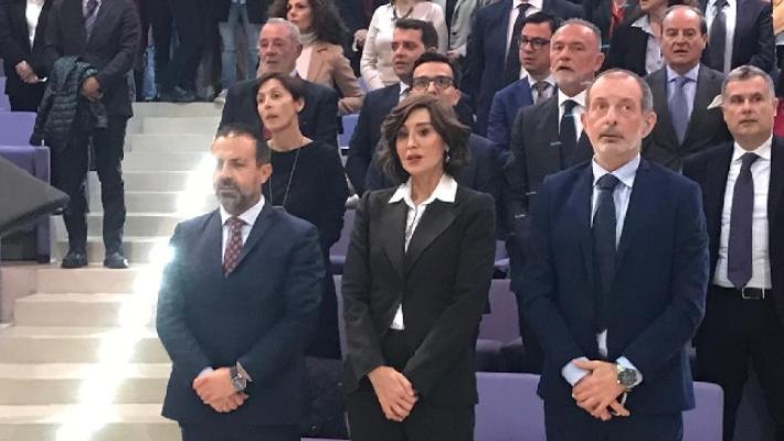 Bernini, 'più posti in medicina in base a mercato lavoro'