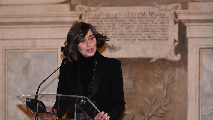 Università: Bernini, per laurea abilitante valutare risultati