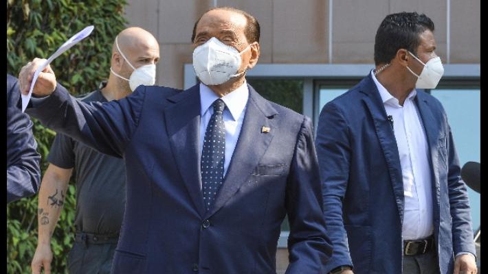 Berlusconi nuovamente ricoverato: &egrave; in terapia intensiva al San Raffaele