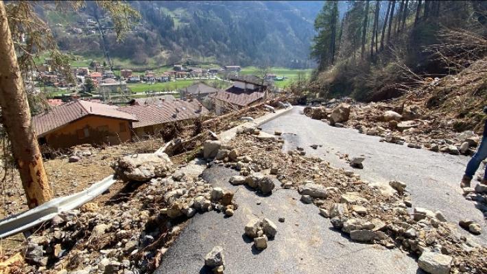 Frana in Valle Seriana, oltre 50 volontari impegnati a pulire